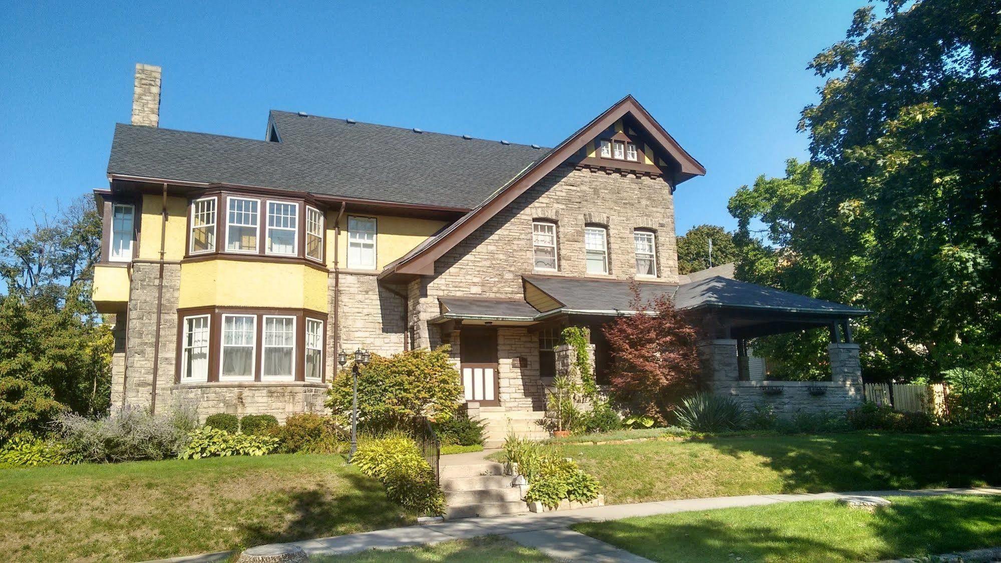 Springbank House Inn Sainte-Catherine Extérieur photo
